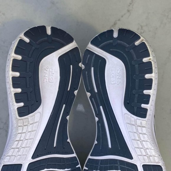 Elevate Your Run with Brooks Women's Glycerin 19, Size 11 - Picture 6 of 8